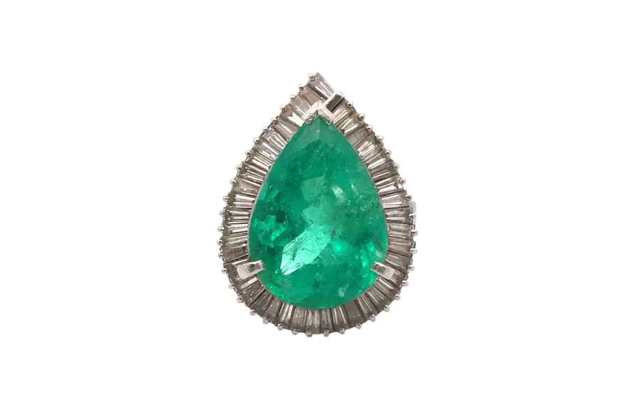 Pt900×エメラルド×ダイヤモンドリング E9.77ct MD1.57ct