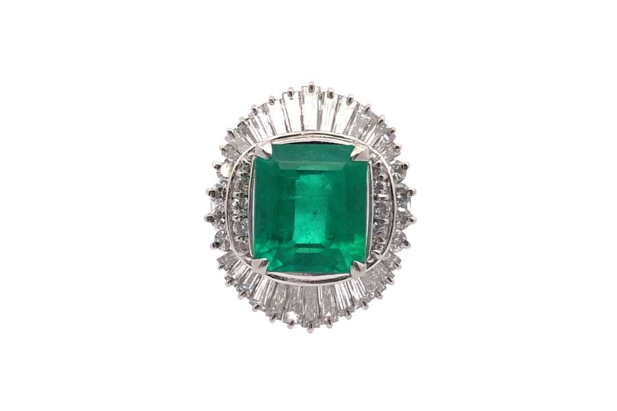 Pt900×エメラルド×ダイヤモンドリング E4.22ct MD2.13ct