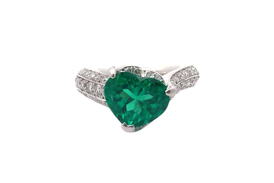 Pt900×エメラルド×ダイヤモンドリング E2.75ct MD0.67ct