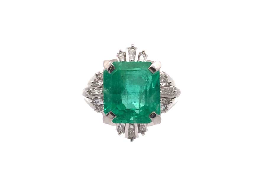 Pt900×エメラルド×ダイヤモンドリング E7.24ct MD0.70ct