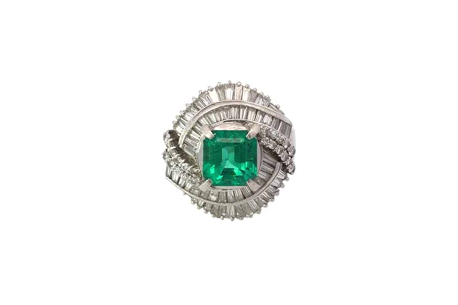 リング Pt900 約13.5号 エメラルド7.08ct ダイヤ1.11ct