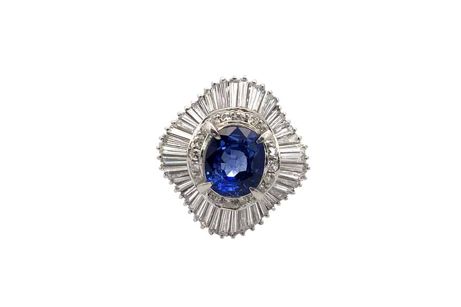 リング Pt900 約11号 サファイア4.293ct ダイヤ1.83ct ダイヤ0.38ct