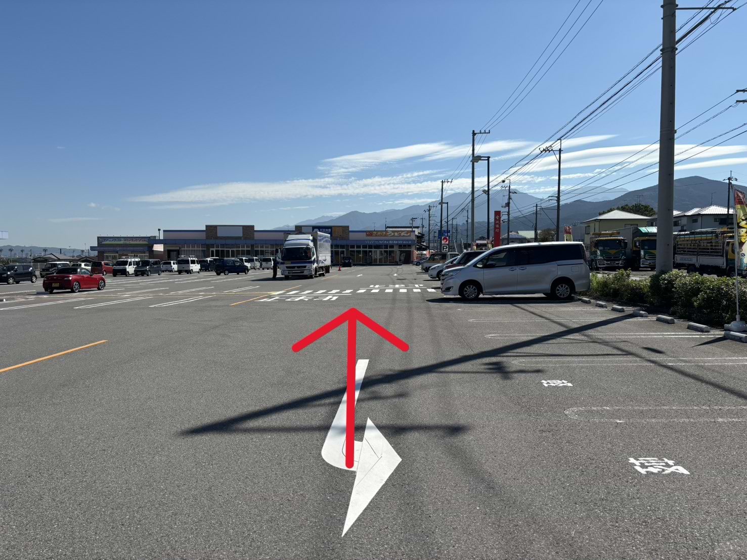 突き当りまで進みます