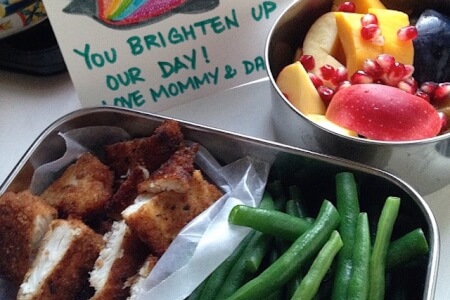 Sneak a Peak Into a Naturopath's daughter's lunch box! thumbnail