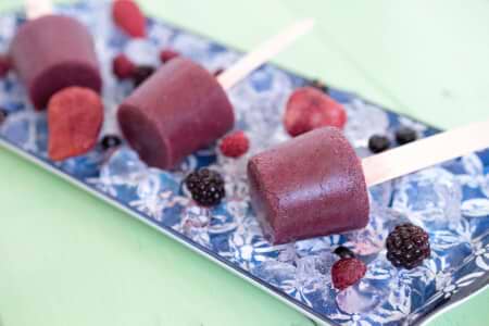Refreshingly Delicious Tea & Berry Popsicles thumbnail