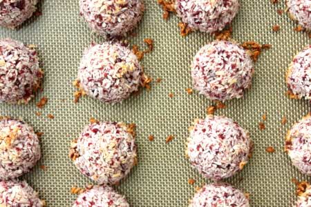 Guest Post: Cherry Coconut Macaroons thumbnail