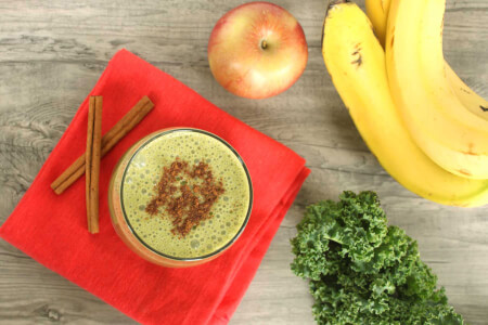 Guest Post: Clean Green Kale Smoothie thumbnail