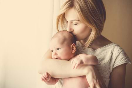 Guest Post: 5 Postpartum Symptoms you Should Never Ignore thumbnail