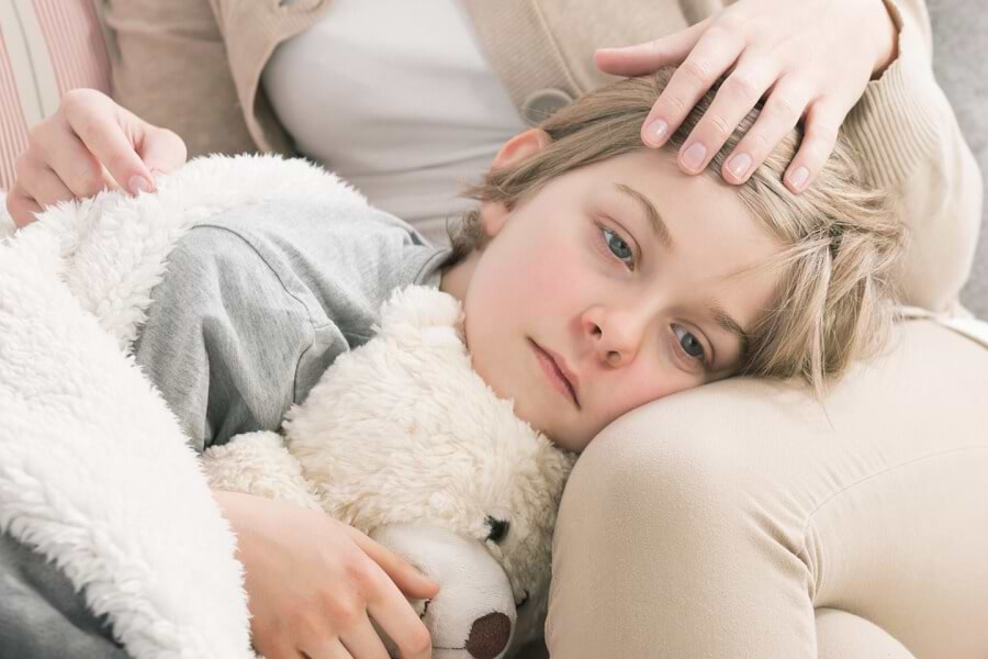 6 Ways to Reduce a Fever Naturally thumbnail