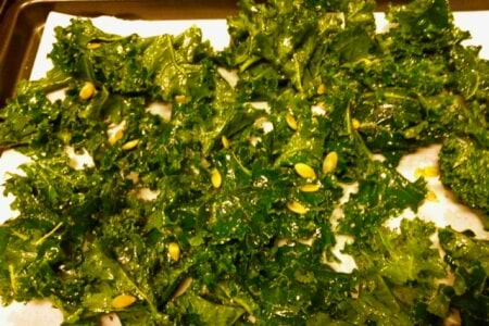 Kale Chips: 2 Delicious Ways thumbnail