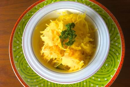 Baked Spaghetti Squash Recipe + Health Benefits thumbnail