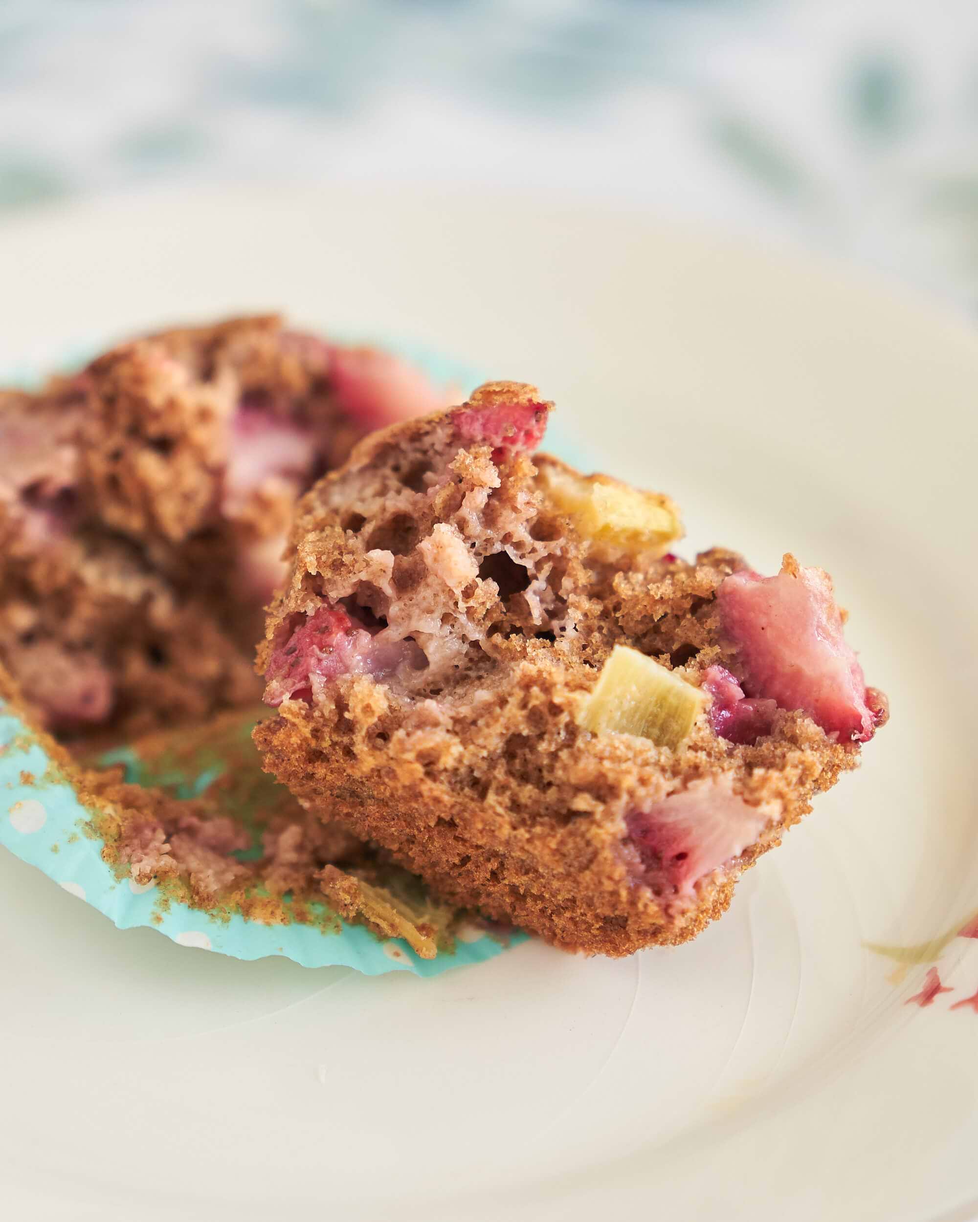 Living The Healthy Choice // Gluten-free Rhubarb Muffins