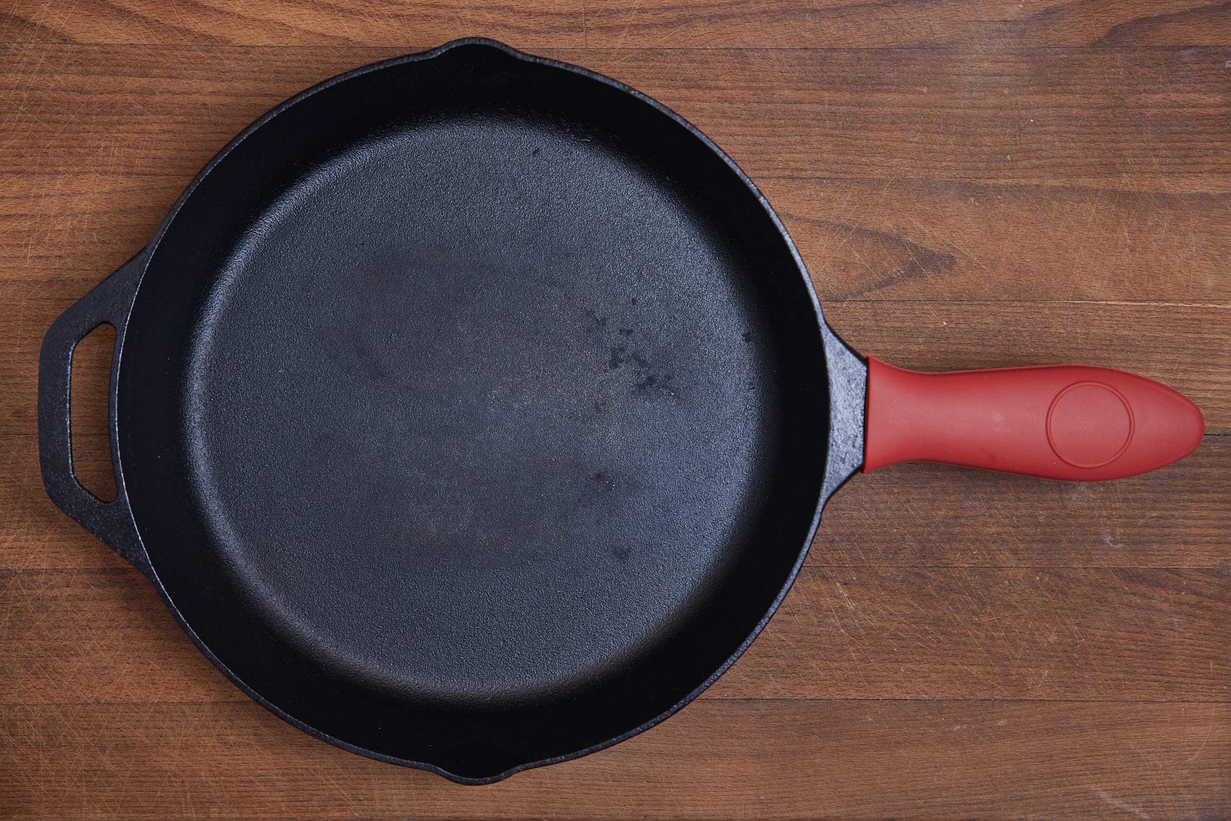 Clean Cookware - cast iron pan