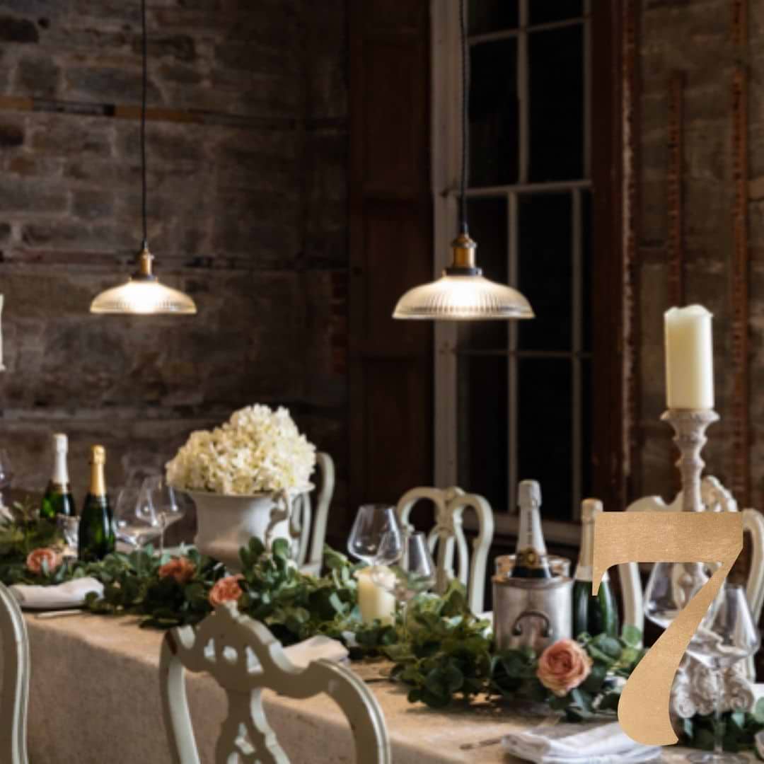 5 Sophisticated Christmas Table Setting Ideas