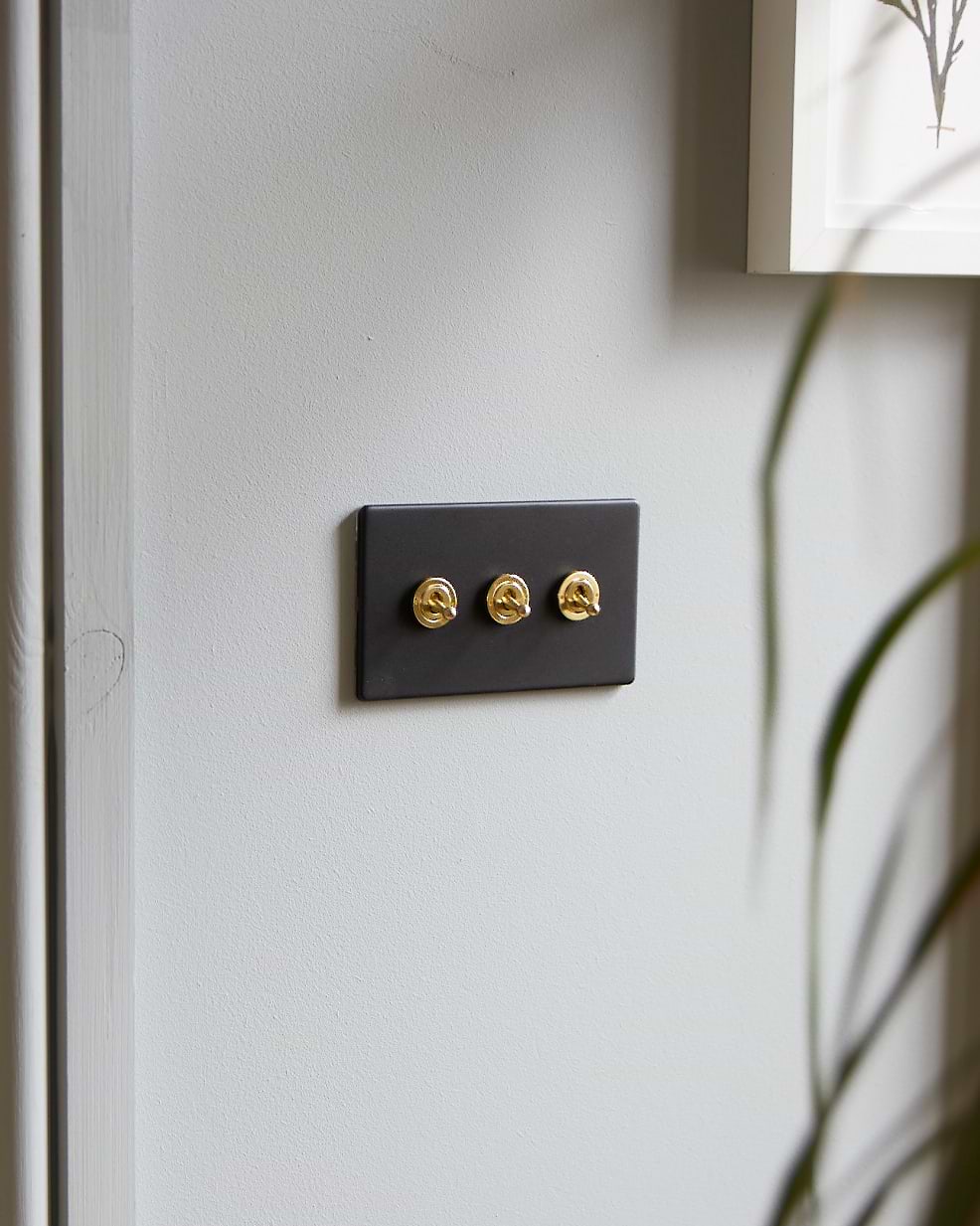 How To Choose Sockets & Switches For Your Décor Theme - Insiders Guide