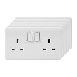 White Plastic 13A 2 Gang Socket
