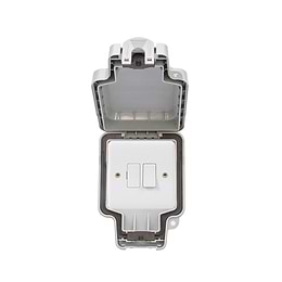 White Plastic 1 Gang Outdoor Fused Spur