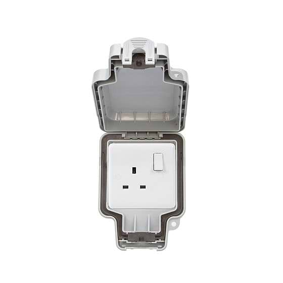 Lieber Silk White 1 Gang Outdoor Socket 13Amp Double Pole IP66 Weatherproof