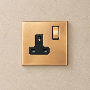 NATURAL BRASS WITH BLACK INSERTS