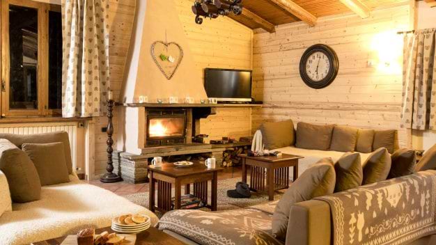 Cosy lounge with fireplace