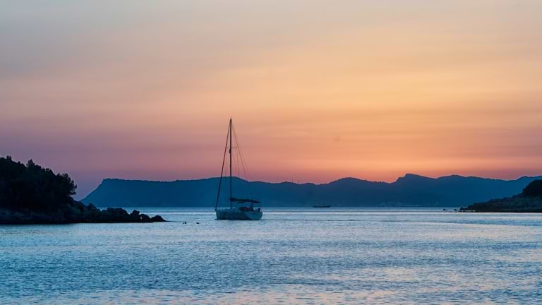 Neilson yacht sailing in Greece