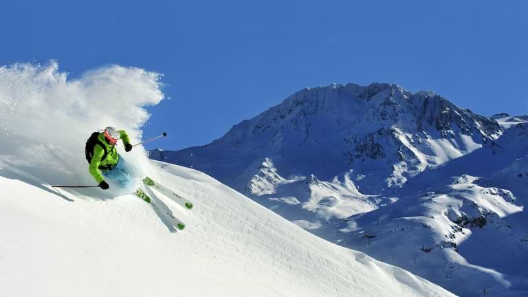 Skiing in fresh powder