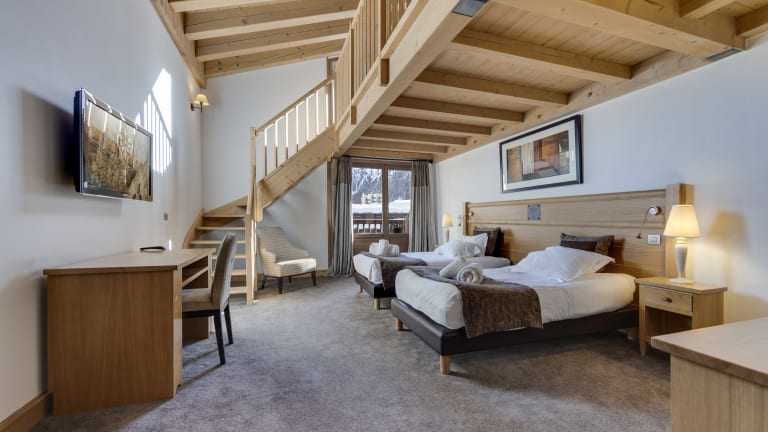 Room with Mezzanine floor