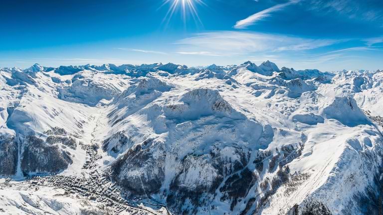 Moutains surrounding Val d'Isere