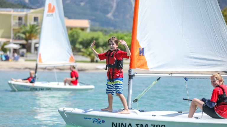 Kids club dinghy sailing