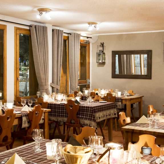 Chalet style dining