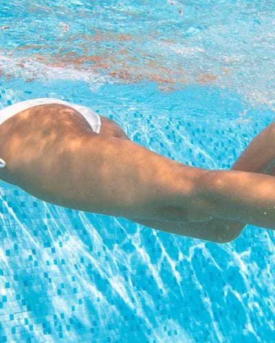 Leg exercises hot sale in pool