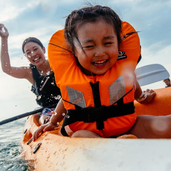 mum and daughter on kayak