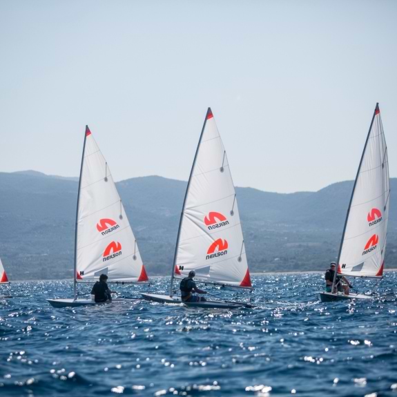 Dinghy sailing lessons at Messini Beach Club