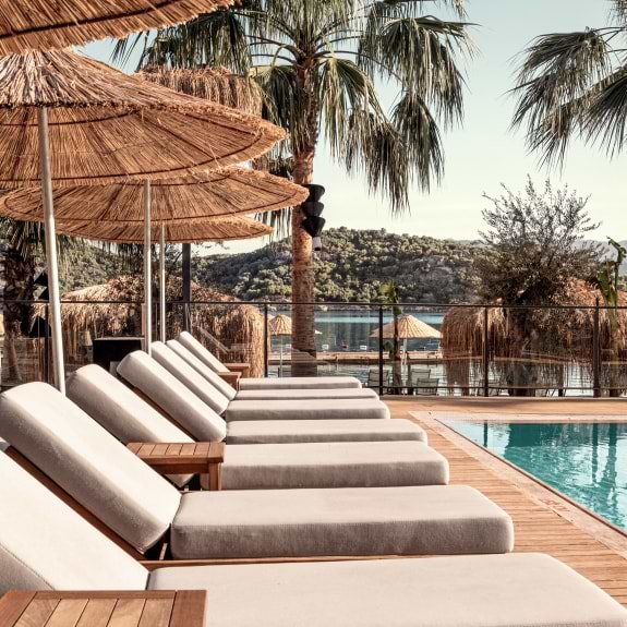 Poolside relaxation at Neilson | Cook's Club Adakoy