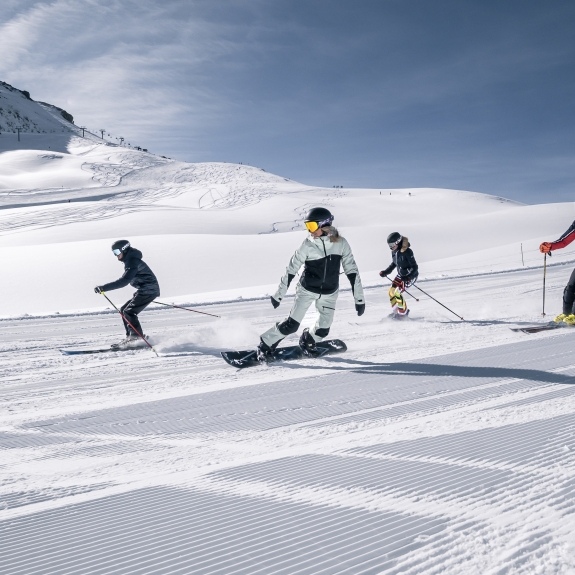 Group skiing