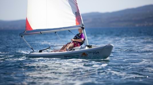 kid sailing