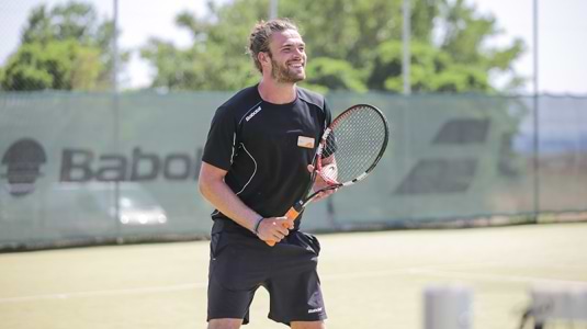 Forehand grip