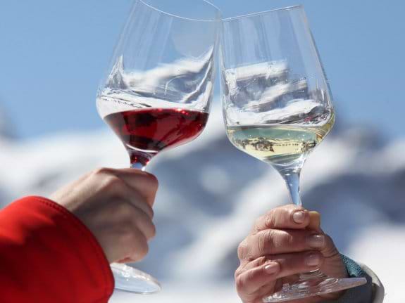 Wine at après ski