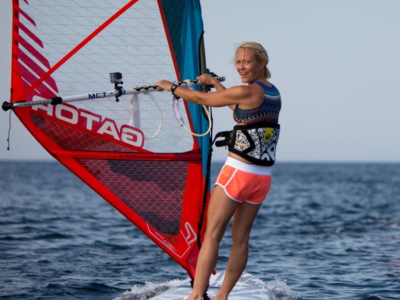 Jo windsurfing in Sardinia