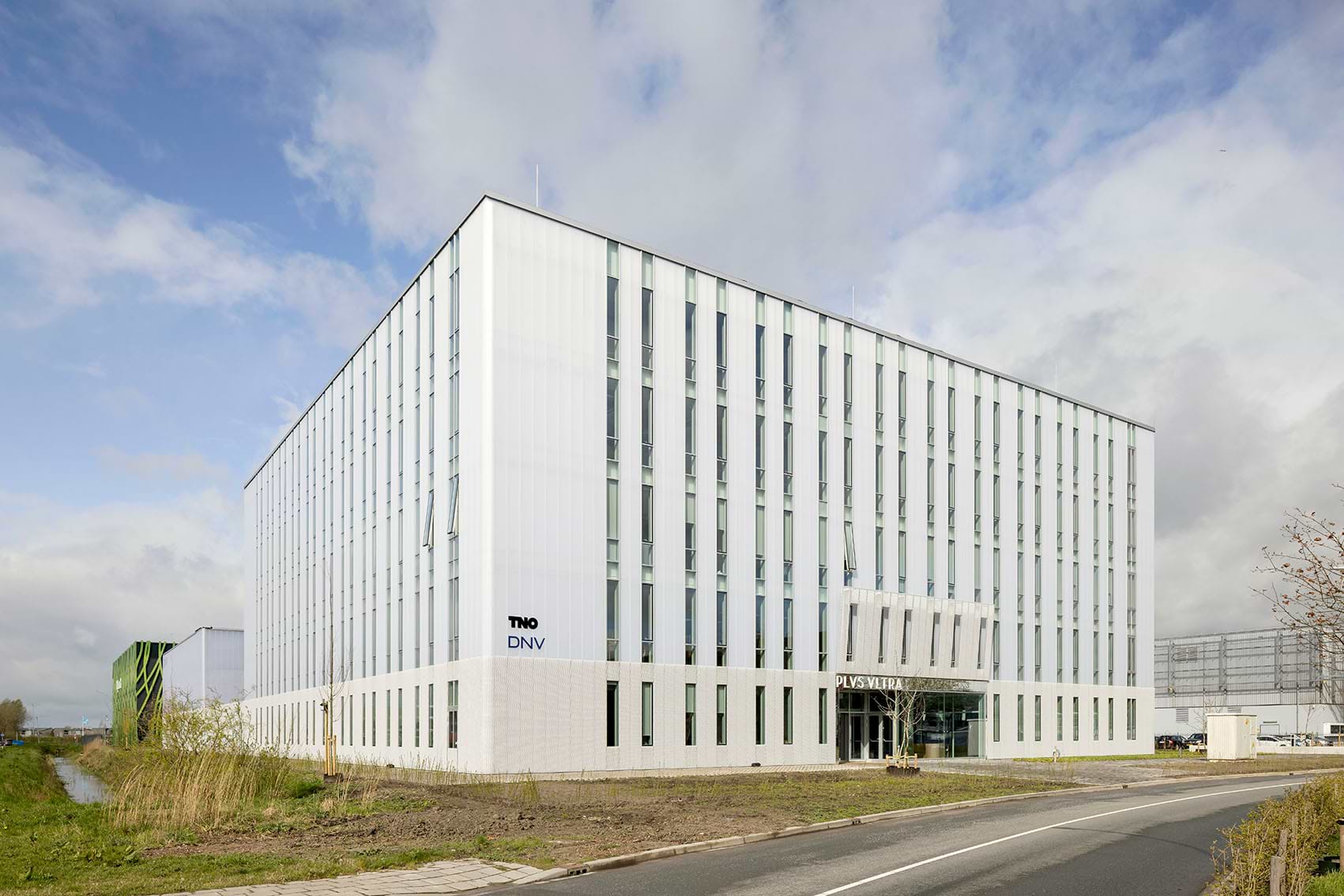Plus Ultra Groningen op Zernike Campus, Campus Groningen. Multi-tenant gebouw met laboratoria te huur.