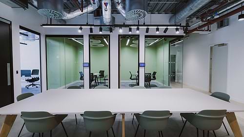 The Innovation Centre will provide flexible, fully serviced CL2 wet-lab laboratory spaces which can range in size from 200 sq ft to 5,000+ sq ft as well as office accommodation, ancillary meeting rooms and breakout space. The Innovation Centre also contains shared lab facilities, where leasing a single bench is also possible for organisations that don’t have a need for a big lab space yet. The Innovation Centre benefits from access to shared equipment facilities including autoclaves, glass wash, -80 freestanding freezer and on-floor LN2 storage as well as an in-house Lab Technician to support your growth.