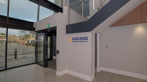 Barton House is a best-in-class laboratory development by Kadans Science Partner. Due to be completed in Q3 2023, Barton House will add an additional building to Abingdon Science Park. Upon completion, Barton House will provide 25,600 sq ft of purpose-built laboratory accommodation – located in the heart of this established science and technology cluster. Tailor-made facilities Barton House can be offered as a Cat A product or as a fully bespoke, fitted laboratory and office accommodation. Kadans´ in-house design team can support you in designing and delivering your new laboratory. Do you want to take a look at the other available spaces at the Abingdon Science Park? Click here.
