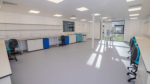is located in the Abingdon Science Park, in the heart of the Science Vale. Located close to the University of Oxford, it is an ideal place for companies focusing on innovation within the life sciences and technology sector. Monarch House was recently fully refurbished and provides 10,183 sq ft of highly adaptable laboratory and office space across two storeys of the prominent, detached building. Want to rent laboratory or office space? Monarch House provides 5,120 sq ft of laboratory space and 5,063 sq ft of first-floor office space. Monarch House was recently refurbished, resulting in a modern and state-of-the-art space. These fully fitted laboratory and office spaces have open plan, adaptable floor plates. Kadans’ in-house design team can support you in designing and delivering your new laboratory for your life science and technology research.