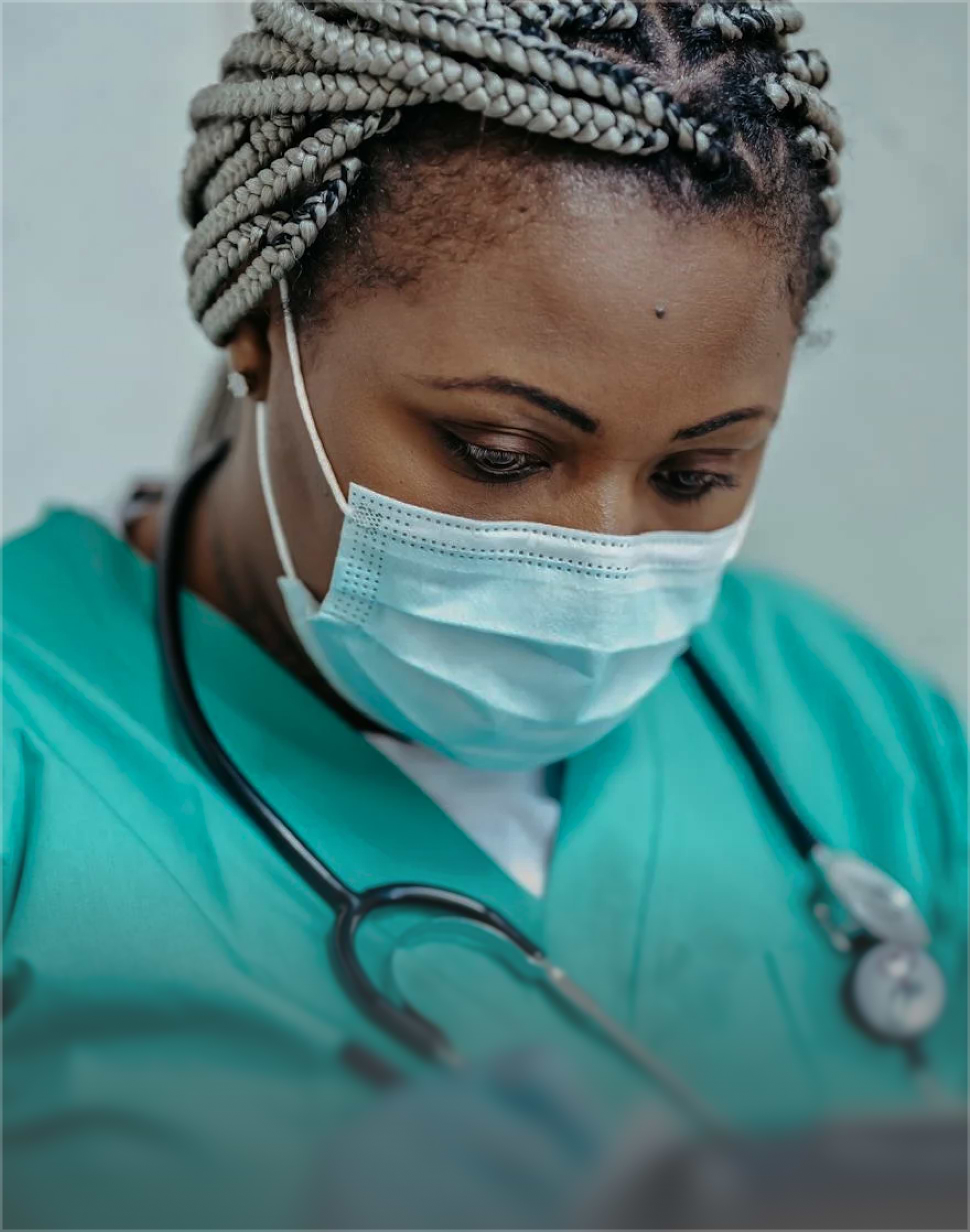 Supports nursing welfare initiatives and educates through events.
