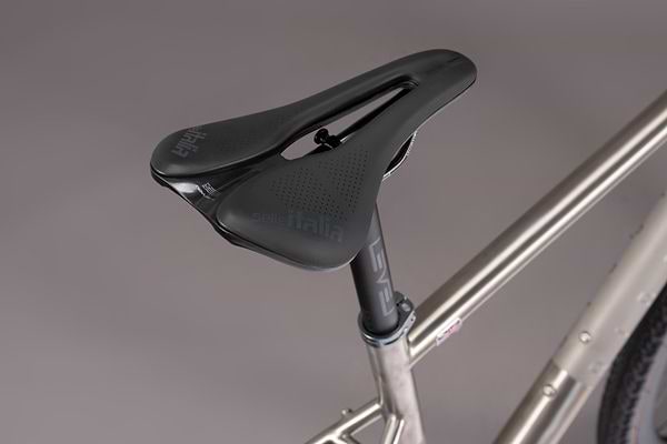 Saddle