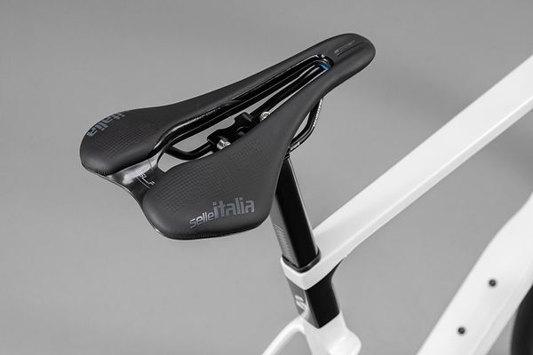 Saddle