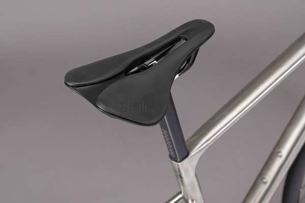 Saddle