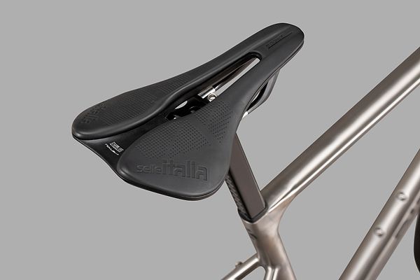 Saddle