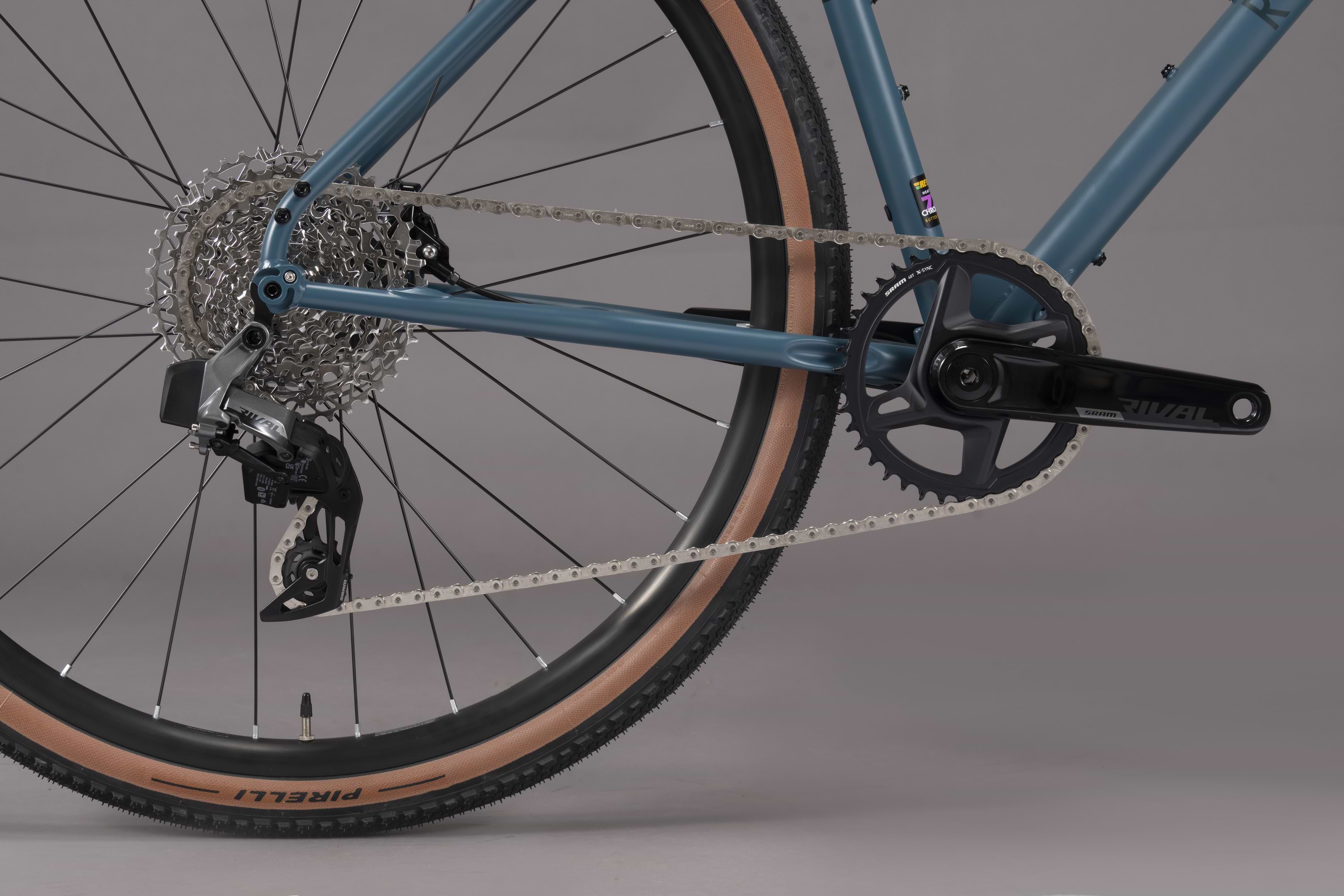 Gravel bike with hydraulic disc brakes 2025