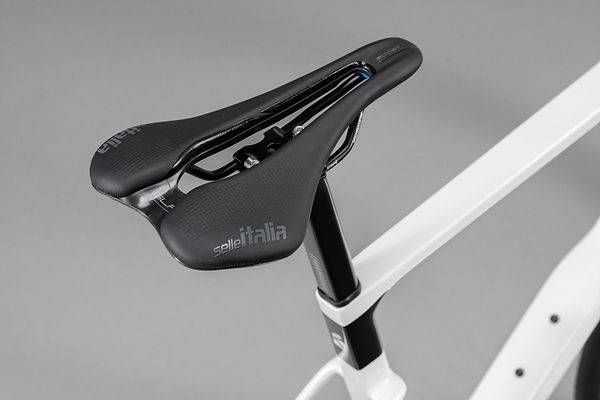 Saddle